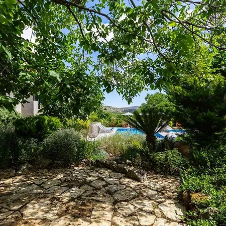 Villa Alonia Villa, Refined Living With 50m2 Private Pool, By Thinkvilla Melidhónion